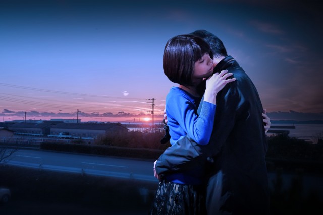 宮地真緒主演 儚いラブストーリー『夜明けまで離さない』DVD発売決定
